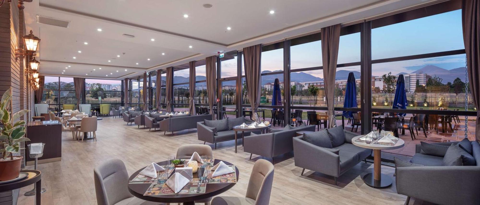 Hilton Garden Inn Erzurum Esterno foto